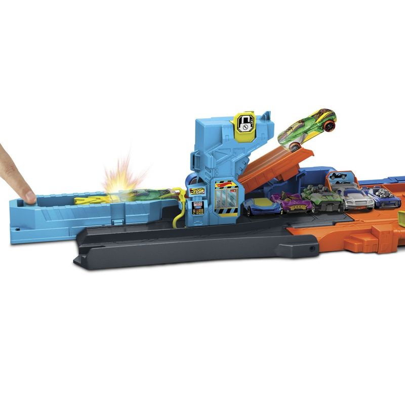 Jucarii, Copii si Bebe - Jucarii si jocuri - Vehicule si jucarii cu telecomanda - Masinute - HOT WHEELS CITY TRANSFORMAREA GARAJULUI DE CASCADORII CU MASINUTA INCLUSA - Infinity.ro