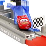 Jucarii, Copii si Bebe - Jucarii si jocuri - Vehicule si jucarii cu telecomanda - Masinute - CARS SET DE JOACA PISTA DE CURSE PISTON CUP CU MASINUTA INCLUSA - Infinity.ro