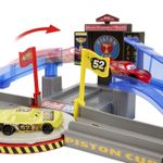 Jucarii, Copii si Bebe - Jucarii si jocuri - Vehicule si jucarii cu telecomanda - Masinute - CARS SET DE JOACA PISTA DE CURSE PISTON CUP CU MASINUTA INCLUSA - Infinity.ro