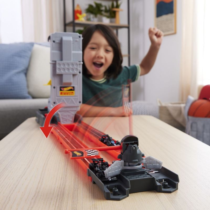 Jucarii, Copii si Bebe - Jucarii si jocuri - Vehicule si jucarii cu telecomanda - Masinute - HOT WHEELS RACING CIRCUIT DE CURSE GRID START FORMULA 1 CU 2 MASINUTE INCLUSE - Infinity.ro