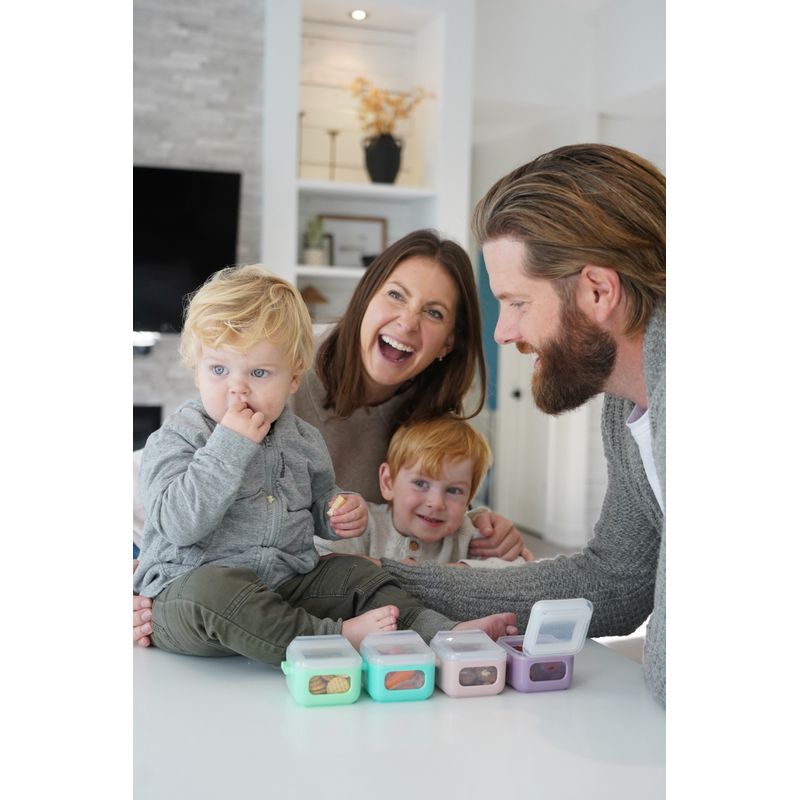 Jucarii, Copii si Bebe - Hrana si alaptare - Biberoane, suzete si accesorii hranire - Articole hranire bebelusi - SET 4 RECIPIENTE SILICON SNAP&GO CUBES, MELII, 4*118 ML - Infinity.ro