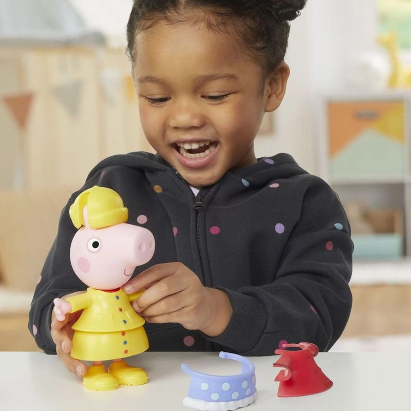 Jucarii, Copii si Bebe - Jucarii si jocuri - Figurine - PEPPA PIG SET FIGURINA SI ACCESORII VESTIMENTARE 15CM - Infinity.ro