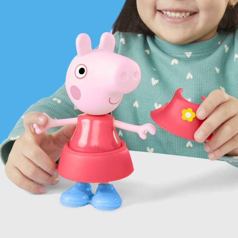 Jucarii, Copii si Bebe - Jucarii si jocuri - Figurine - PEPPA PIG SET FIGURINA SI ACCESORII VESTIMENTARE PURCELUSA PEPPA PIG 15CM - Infinity.ro