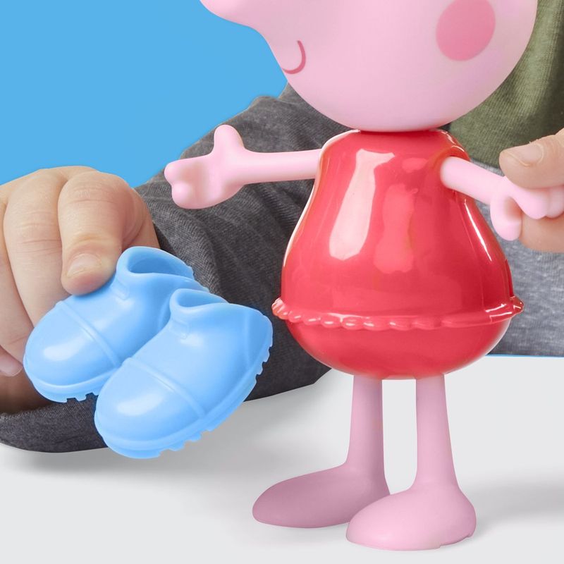 Jucarii, Copii si Bebe - Jucarii si jocuri - Figurine - PEPPA PIG SET FIGURINA SI ACCESORII VESTIMENTARE PURCELUSA PEPPA PIG 15CM - Infinity.ro