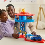 Jucarii, Copii si Bebe - Jucarii si jocuri - Figurine - PATRULA CATELUSILOR SET TURN DE OBSERVATIE CU VEHICUL SI FIGURINA CHASE - Infinity.ro