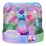 Jucarii, Copii si Bebe - Jucarii si jocuri - Figurine - GABBYS DOLLHOUSE FAIRYLANDIA INEL DE ZANA CU FIGURINA MERCAT - Infinity.ro