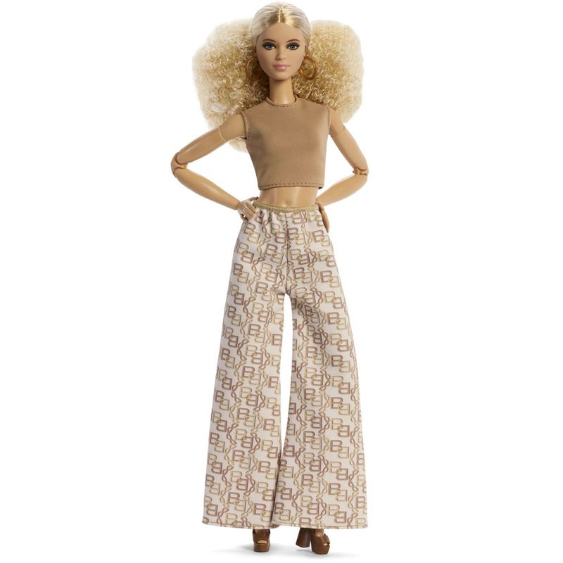 Jucarii, Copii si Bebe - Jucarii si jocuri - Papusi si accesorii - Papusi - BARBIE SIGNATURE PAPUSA BARBIE BASIC MODEL 07 BLONDA - Infinity.ro