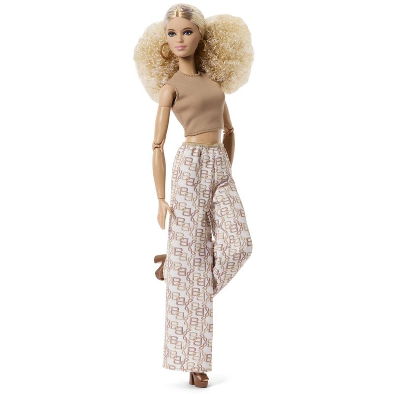 Jucarii, Copii si Bebe - Jucarii si jocuri - Papusi si accesorii - Papusi - BARBIE SIGNATURE PAPUSA BARBIE BASIC MODEL 07 BLONDA - Infinity.ro