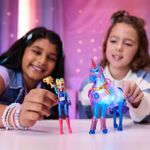 Jucarii, Copii si Bebe - Jucarii si jocuri - Papusi si accesorii - Papusi - UNICORN ACADEMY SET ANTRENEAZA SI STRALUCESTE UNICORNUL RIVER SI PAPUSA ISABEL - Infinity.ro