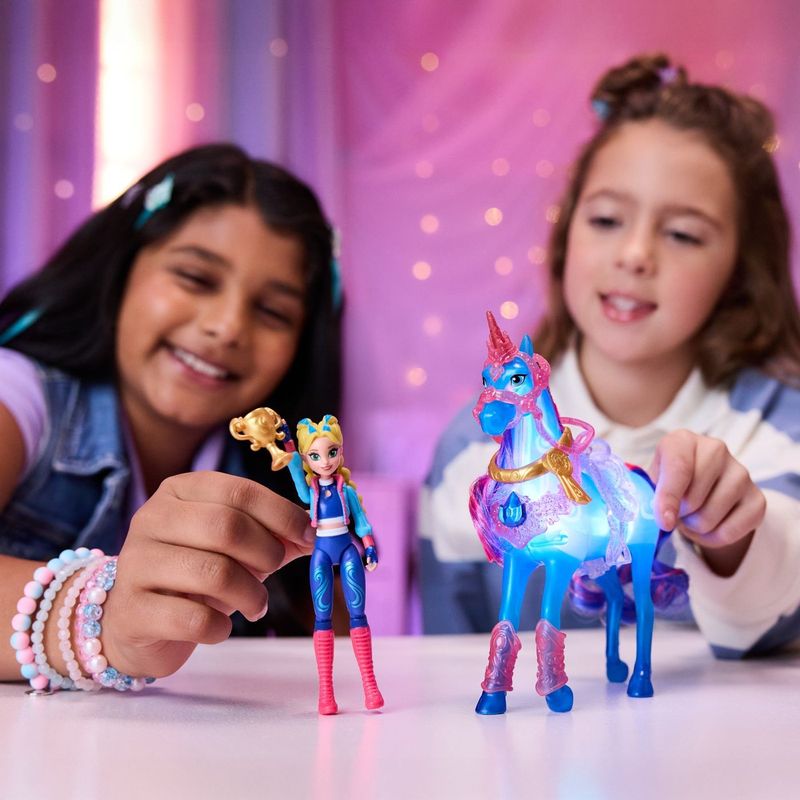 Jucarii, Copii si Bebe - Jucarii si jocuri - Papusi si accesorii - Papusi - UNICORN ACADEMY SET ANTRENEAZA SI STRALUCESTE UNICORNUL RIVER SI PAPUSA ISABEL - Infinity.ro