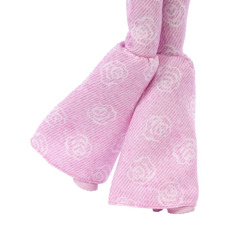 Jucarii, Copii si Bebe - Jucarii si jocuri - Papusi si accesorii - Papusi - BARBIE DELUXE STYLE PAPUSA BARBIE BLUGI EVAZATI - Infinity.ro