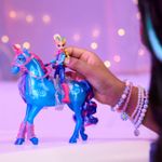 Jucarii, Copii si Bebe - Jucarii si jocuri - Papusi si accesorii - Papusi - UNICORN ACADEMY SET ANTRENEAZA SI STRALUCESTE UNICORNUL RIVER SI PAPUSA ISABEL - Infinity.ro