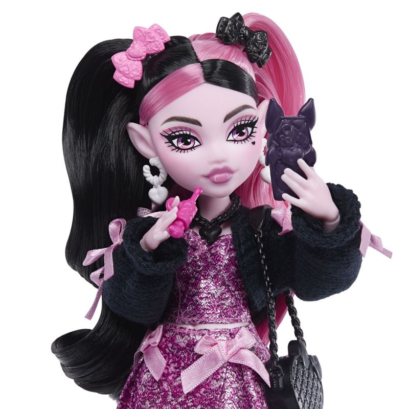 Jucarii, Copii si Bebe - Jucarii si jocuri - Papusi si accesorii - Papusi - MONSTER HIGH PAPUSA DRACULAURA CU ACCESORII - Infinity.ro