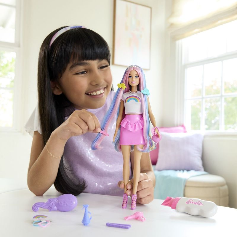 Jucarii, Copii si Bebe - Jucarii si jocuri - Papusi si accesorii - Papusi - BARBIE SET PAPUSA BARBIE CU PAR STRALUCITOR CURCUBEU SI ACCESORII - Infinity.ro