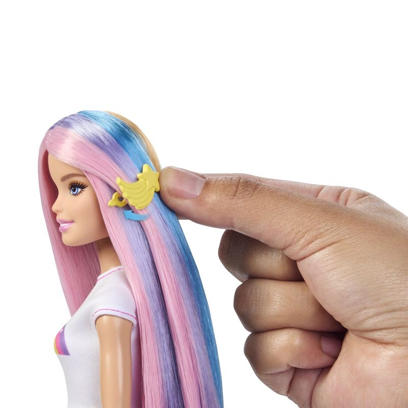 Jucarii, Copii si Bebe - Jucarii si jocuri - Papusi si accesorii - Papusi - BARBIE SET PAPUSA BARBIE CU PAR STRALUCITOR CURCUBEU SI ACCESORII - Infinity.ro