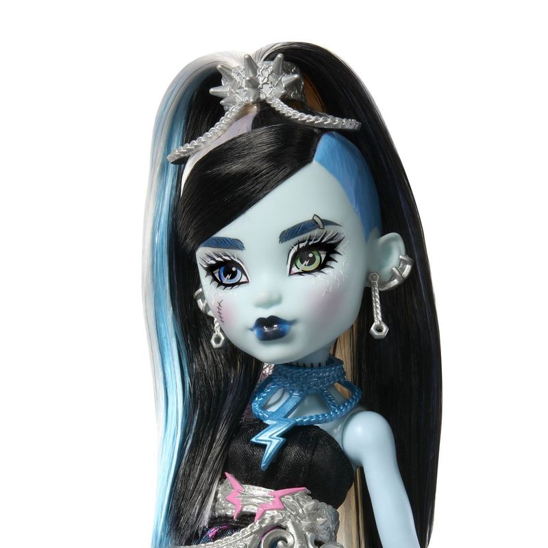 Jucarii, Copii si Bebe - Jucarii si jocuri - Papusi si accesorii - Papusi - MONSTER HIGH ZIUA DE NASTERE DULCE SI INFRICOSATOARE PAPUSA FRANKIESTEIN CU ACCESORII - Infinity.ro