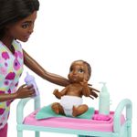 Jucarii, Copii si Bebe - Jucarii si jocuri - Papusi si accesorii - Papusi - BARBIE SET DE JOACA PAPUSA BARBIE BRUNETA FACE CARIERA MEDIC PEDIATRU - Infinity.ro