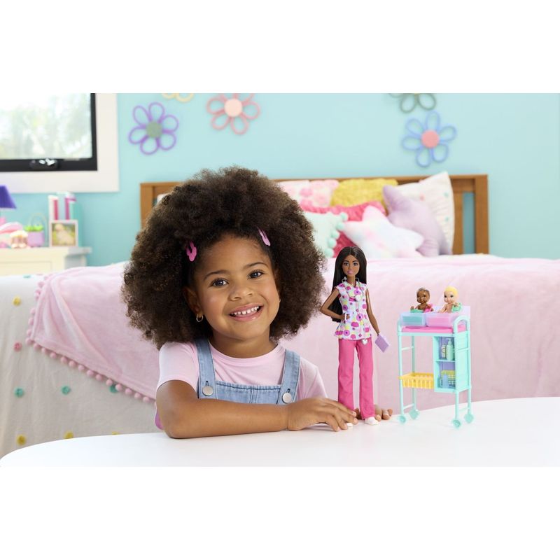 Jucarii, Copii si Bebe - Jucarii si jocuri - Papusi si accesorii - Papusi - BARBIE SET DE JOACA PAPUSA BARBIE BRUNETA FACE CARIERA MEDIC PEDIATRU - Infinity.ro