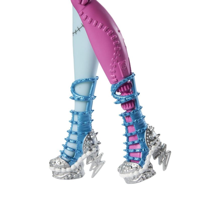 Jucarii, Copii si Bebe - Jucarii si jocuri - Papusi si accesorii - Papusi - MONSTER HIGH ZIUA DE NASTERE DULCE SI INFRICOSATOARE PAPUSA FRANKIESTEIN CU ACCESORII - Infinity.ro