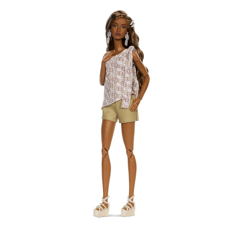 Jucarii, Copii si Bebe - Jucarii si jocuri - Papusi si accesorii - Papusi - BARBIE SIGNATURE SET CREATIE PAPUSA BARBIE BASIC BRUNETA - Infinity.ro