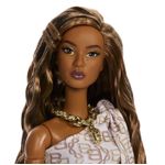 Jucarii, Copii si Bebe - Jucarii si jocuri - Papusi si accesorii - Papusi - BARBIE SIGNATURE SET CREATIE PAPUSA BARBIE BASIC BRUNETA - Infinity.ro