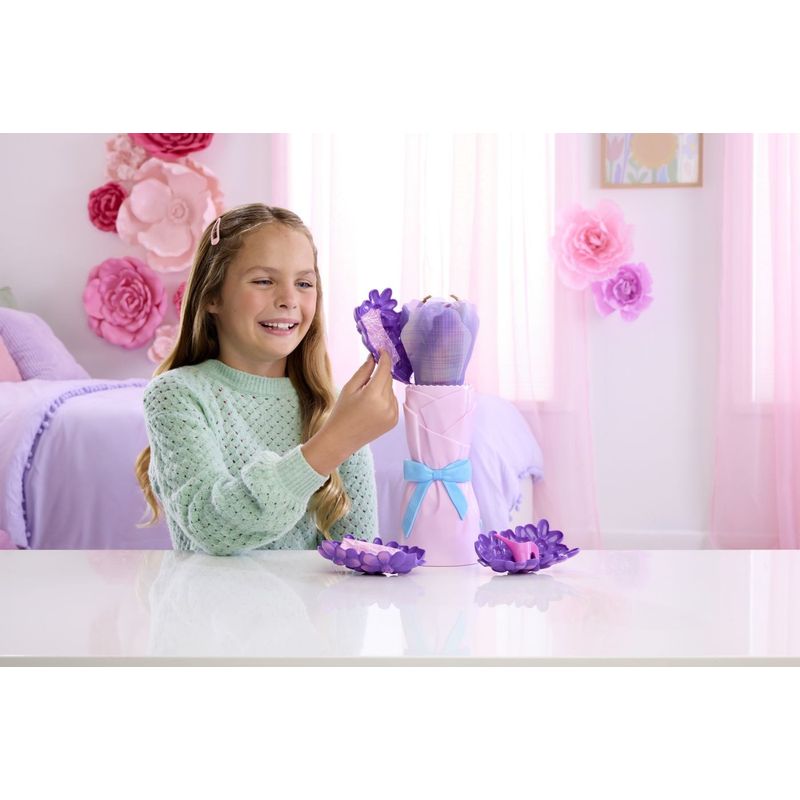 Jucarii, Copii si Bebe - Jucarii si jocuri - Papusi si accesorii - Papusi - BARBIE PETAL POP SET PAPUSA BARBIE MARGARETA MOV SI ACCESORII - Infinity.ro