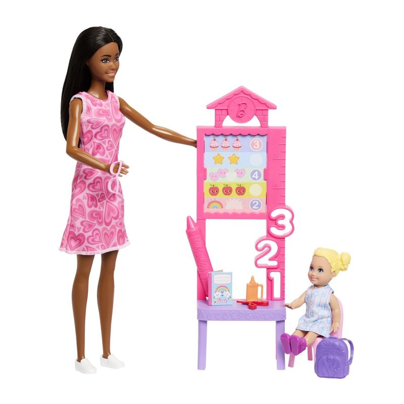 Jucarii, Copii si Bebe - Jucarii si jocuri - Papusi si accesorii - Papusi - BARBIE SET DE JOACA PAPUSA BARBIE BRUNETA MULATRA FACE CARIERA PROFESOARA - Infinity.ro