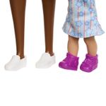 Jucarii, Copii si Bebe - Jucarii si jocuri - Papusi si accesorii - Papusi - BARBIE SET DE JOACA PAPUSA BARBIE BRUNETA MULATRA FACE CARIERA PROFESOARA - Infinity.ro