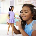 Jucarii, Copii si Bebe - Jucarii si jocuri - Papusi si accesorii - Papusi - BARBIE PAPUSA BARBIE FASHIONISTAS BRUNETA CU ROCHIE MOV DUNGATA CU AUTISM - Infinity.ro