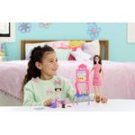 Jucarii, Copii si Bebe - Jucarii si jocuri - Papusi si accesorii - Papusi - BARBIE SET DE JOACA PAPUSA BARBIE BRUNETA CU ROCHIE ROZ FACE CARIERA PROFESOARA - Infinity.ro