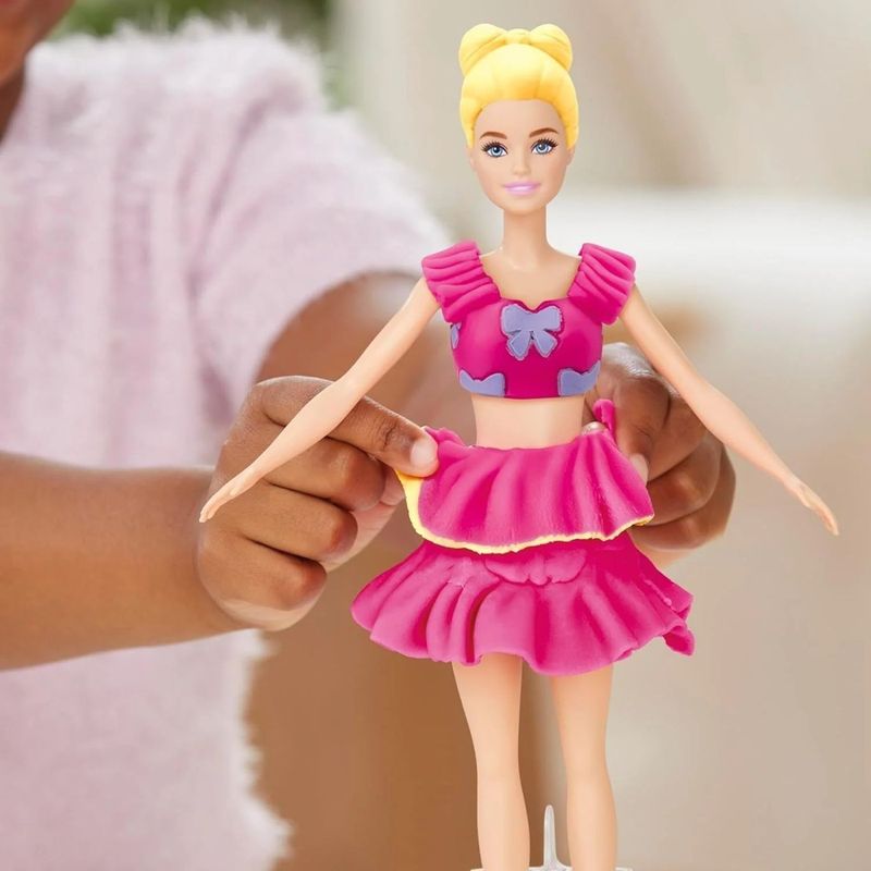 Jucarii, Copii si Bebe - Jucarii si jocuri - Papusi si accesorii - Papusi - PLAY DOH BARBIE SET VOLANASE SI FUNDITE CU PAPUSA INCLUSA - Infinity.ro
