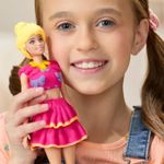 Jucarii, Copii si Bebe - Jucarii si jocuri - Papusi si accesorii - Papusi - PLAY DOH BARBIE SET VOLANASE SI FUNDITE CU PAPUSA INCLUSA - Infinity.ro