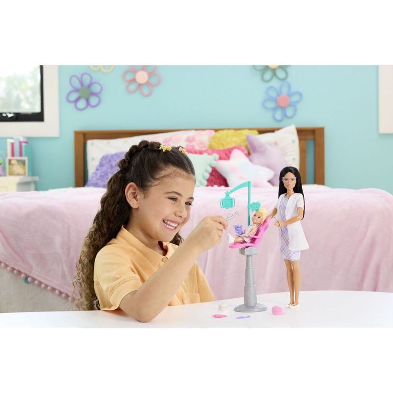 Jucarii, Copii si Bebe - Jucarii si jocuri - Papusi si accesorii - Papusi - BARBIE SET DE JOACA PAPUSA BARBIE BRUNETA FACE CARIERA DENTIST - Infinity.ro