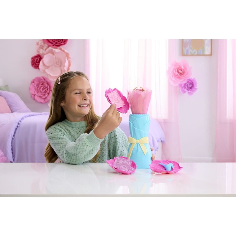 Jucarii, Copii si Bebe - Jucarii si jocuri - Papusi si accesorii - Papusi - BARBIE PETAL POP SET PAPUSA BARBIE LALEA ROZ SI ACCESORII - Infinity.ro