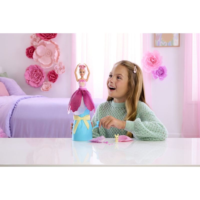Jucarii, Copii si Bebe - Jucarii si jocuri - Papusi si accesorii - Papusi - BARBIE PETAL POP SET PAPUSA BARBIE LALEA ROZ SI ACCESORII - Infinity.ro