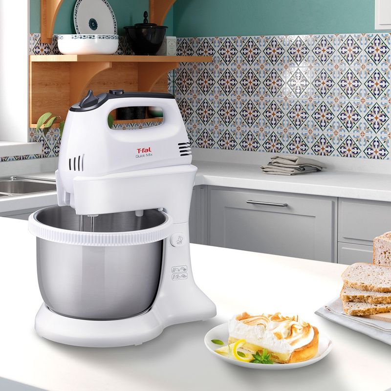 Electronice si Electrocasnice - Electrocasnice bucatarie - Mixere, tocatoare & roboti de bucatarie - Mixere - Mixer Quick Mix HT312138, 300 W, 5 trepte de viteza, functie Turbo, bol rotativ 3.5 L, 2 teluri, 2 carlige, alb - Infinity.ro