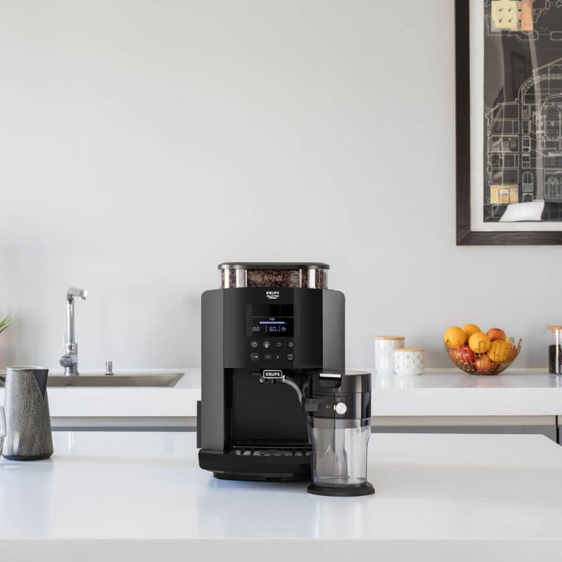 Electronice si Electrocasnice - Electrocasnice bucatarie - Preparare bauturi - Espressoare - Espressor automat Krups Arabica Latte EA819N10, 1450 W, 15 bari, 1.7 L, display, accesoriu pentru lapte, negru - Infinity.ro