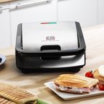 Electronice si Electrocasnice - Electrocasnice bucatarie - Preparare paine - Sandwich-maker - Sandwich maker multifunctional Snack Collection SW852D12, 700 W, 2 seturi de placi, sandwich si vafe, negru /argintiu - Infinity.ro