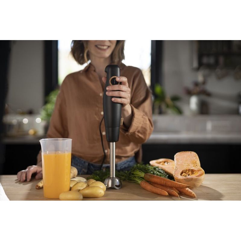 Electronice si Electrocasnice - Electrocasnice bucatarie - Mixere, tocatoare & roboti de bucatarie - Blendere si mini tocatoare - Blender vertical Eco Respect HB46E838, 600 W, lame Powelix, 2 trepte viteza, negru - Infinity.ro