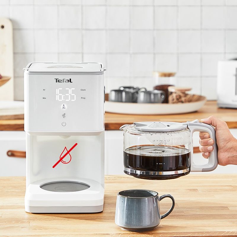Electronice si Electrocasnice - Electrocasnice bucatarie - Preparare bauturi - Espressoare - Cafetiera Sense CM693110, ecran digital, functie Aroma, sistem antipicurare, oprire automata, 15 cesti, 1.25 L, alb - Infinity.ro