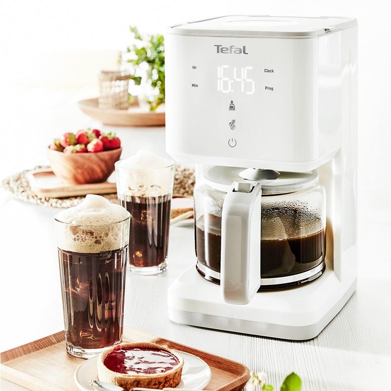 Electronice si Electrocasnice - Electrocasnice bucatarie - Preparare bauturi - Espressoare - Cafetiera Sense CM693110, ecran digital, functie Aroma, sistem antipicurare, oprire automata, 15 cesti, 1.25 L, alb - Infinity.ro