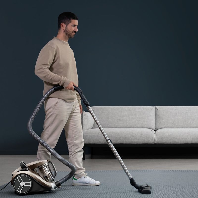 Electronice si Electrocasnice - Ingrijirea locuintei - Aspiratoare - Aspirator fara sac Compact Power XXL RO4B50EA, 900 W, recipient pentru praf 2.5 L, 3 niveluri de filtrare, crem - Infinity.ro