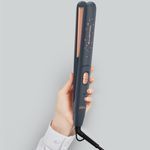 Ingrijire personala si Cosmetice - Aparate & accesorii ingrijire personala - Hair styling - Placi de indreptat parul - Placa de par Rowenta Express Style Stellar SF1831F0, invelis Ceramic Tourmaline, afisaj LED, gri & auriu - Infinity.ro