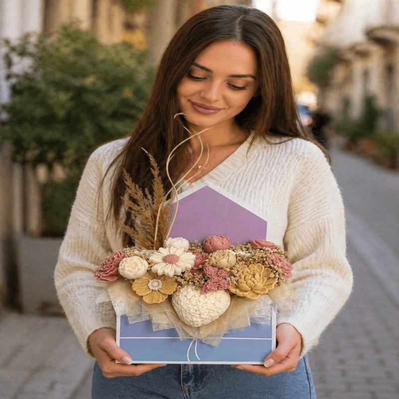Market - Cadouri - Flori si aranjamente - O Poveste Florala in Nuante Pastelate - Infinity.ro