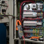 Casa si Gradina - Constructii - Scule electrice si accesorii - Aparate de masura - Multimetru digital cu cleste ampermetric 1000A, NCV, lanterna, atentionare sonora, afisaj LCD iluminat, husa transport - Infinity.ro