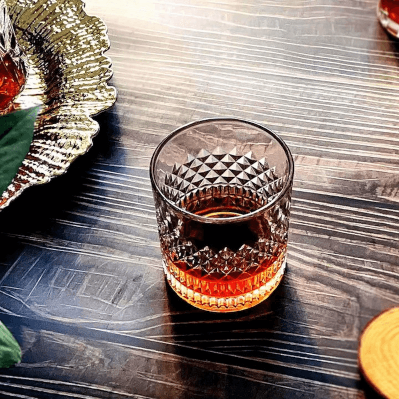 Casa si Gradina - Bucatarie si vesela - Cani si pahare - Pahare - Set 6 pahare cristal MADGENIX Noble 325ml pentru whisky si bourbon, design elegant cu taieturi geometrice in relief, pahare tip tumbler masive ideal cadou - Infinity.ro