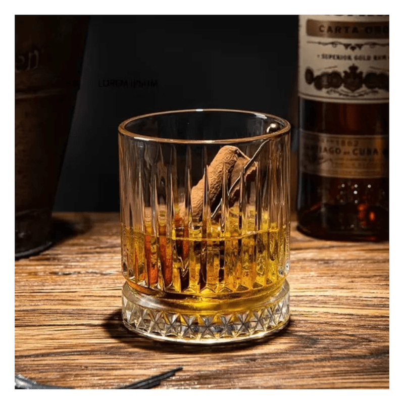 Casa si Gradina - Bucatarie si vesela - Cani si pahare - Pahare - Set 6 pahare whiskey 250ml din sticla transparenta MADGENIX, design cu dungi verticale in relief, pahare elegante tip tumbler pentru bauturi fine, cocktail si apa - Infinity.ro