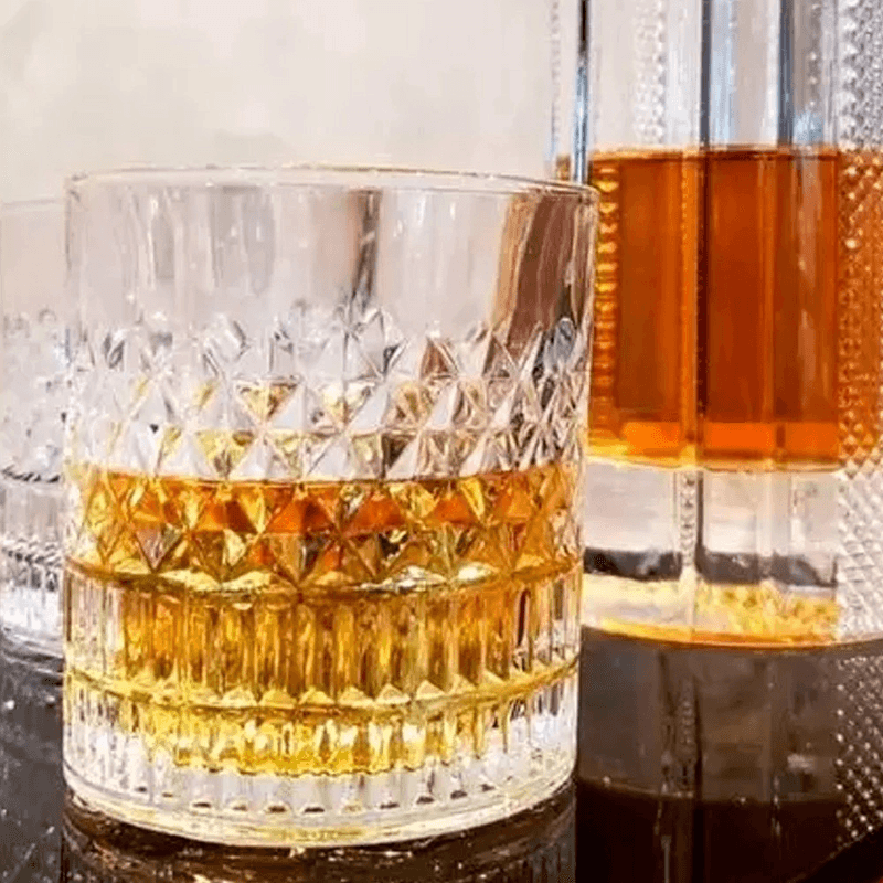 Casa si Gradina - Bucatarie si vesela - Cani si pahare - Pahare - Set 6 pahare cristal MADGENIX Noble 215ml pentru whisky si bourbon, design elegant cu taieturi geometrice in relief, pahare tip tumbler joase ideal cadou - Infinity.ro