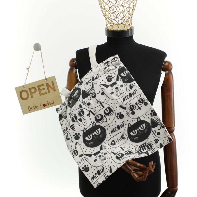 Fashion, accesorii si bijuterii - Femei - Accesorii femei - Genti si rucsacuri femei - Geanta textila din bumbac, dimensiune 34x39 cm, Buticcochet, Multicolor - GND1130 - Infinity.ro