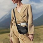 Fashion, accesorii si bijuterii - Femei - Accesorii femei - Genti si rucsacuri femei - Poseta eleganta de umar neagra din piele PU, cu magnet si curea ajustabila - Infinity.ro
